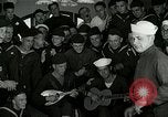 Standbild US Navy sailor Erholung Great Lakes Illinois USA, 1917, aus Sekunde 40 historischem Filmmaterial Videoclip 65675077391