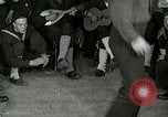 Standbild US Navy sailor Erholung Great Lakes Illinois USA, 1917, aus Sekunde 56 historischem Filmmaterial Videoclip 65675077391