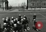 Standbild US Navy Segler Bohrer mit howitzer Great Lakes Illinois USA, 1917, aus Sekunde 11 historischem Filmmaterial Videoclip 65675077397