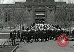 Standbild US Navy Segler mess Hall Great Lakes Illinois USA, 1917, aus Sekunde 41 historischem Filmmaterial Videoclip 65675077398