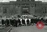 Standbild US Navy Segler mess Hall Great Lakes Illinois USA, 1917, aus Sekunde 50 historischem Filmmaterial Videoclip 65675077398