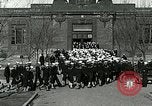 Standbild US Navy Segler mess Hall Great Lakes Illinois USA, 1917, aus Sekunde 61 historischem Filmmaterial Videoclip 65675077398