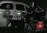 Standbild Ford Auto United States USA, 1937, aus Sekunde 9 historischem Filmmaterial Videoclip 65675077408