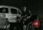 Standbild Ford Auto United States USA, 1937, aus Sekunde 13 historischem Filmmaterial Videoclip 65675077408