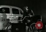 Standbild Ford Auto United States USA, 1937, aus Sekunde 20 historischem Filmmaterial Videoclip 65675077408