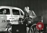 Standbild Ford Auto United States USA, 1937, aus Sekunde 22 historischem Filmmaterial Videoclip 65675077408