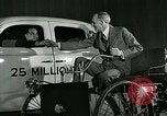 Standbild Ford Auto United States USA, 1937, aus Sekunde 32 historischem Filmmaterial Videoclip 65675077408
