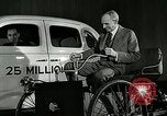 Standbild Ford Auto United States USA, 1937, aus Sekunde 34 historischem Filmmaterial Videoclip 65675077408
