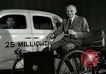 Standbild Ford Auto United States USA, 1937, aus Sekunde 35 historischem Filmmaterial Videoclip 65675077408