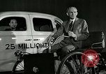 Standbild Ford Auto United States USA, 1937, aus Sekunde 36 historischem Filmmaterial Videoclip 65675077408