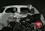 Standbild Ford Auto United States USA, 1937, aus Sekunde 37 historischem Filmmaterial Videoclip 65675077408