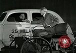 Standbild Ford Auto United States USA, 1937, aus Sekunde 39 historischem Filmmaterial Videoclip 65675077408