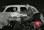 Standbild Ford Auto United States USA, 1937, aus Sekunde 40 historischem Filmmaterial Videoclip 65675077408