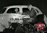 Standbild Ford Auto United States USA, 1937, aus Sekunde 41 historischem Filmmaterial Videoclip 65675077408
