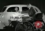 Standbild Ford Auto United States USA, 1937, aus Sekunde 42 historischem Filmmaterial Videoclip 65675077408