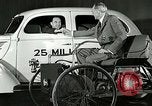 Standbild Ford Auto United States USA, 1937, aus Sekunde 47 historischem Filmmaterial Videoclip 65675077408