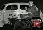 Standbild Ford Auto United States USA, 1937, aus Sekunde 51 historischem Filmmaterial Videoclip 65675077408