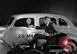 Standbild Ford Auto United States USA, 1937, aus Sekunde 54 historischem Filmmaterial Videoclip 65675077408