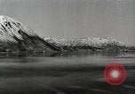 Immagine di USS Burton Island prendendo su apparecchiature Gulf of Alaska USA, 1952, secondo 1 filmato di repertorio 65675077433