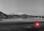 Immagine di USS Burton Island prendendo su apparecchiature Gulf of Alaska USA, 1952, secondo 10 filmato di repertorio 65675077433