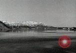 Immagine di USS Burton Island prendendo su apparecchiature Gulf of Alaska USA, 1952, secondo 11 filmato di repertorio 65675077433