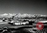 Immagine di USS Burton Island prendendo su apparecchiature Gulf of Alaska USA, 1952, secondo 15 filmato di repertorio 65675077433