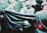 Standbild verwundete Soldaten Philippinen, 1966, aus Sekunde 58 historischem Filmmaterial Videoclip 65675077444