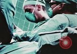 Standbild verwundete Soldaten Philippinen, 1966, aus Sekunde 60 historischem Filmmaterial Videoclip 65675077444