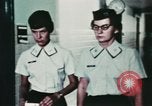 Immagine di Soldati feriti Filippine, 1966, secondo 35 filmato di repertorio 65675077445