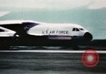 Immagine di C-141 aeromobile Filippine, 1968, secondo 30 filmato di repertorio 65675077446