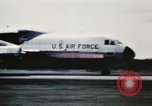 Immagine di C-141 aeromobile Filippine, 1968, secondo 32 filmato di repertorio 65675077446