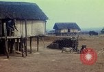 Standbild Montagnards angehören Dorf Pleiku Süd Vietnam, 1968, aus Sekunde 25 historischem Filmmaterial Videoclip 65675077459