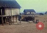 Standbild Montagnards angehören Dorf Pleiku Süd Vietnam, 1968, aus Sekunde 29 historischem Filmmaterial Videoclip 65675077459