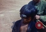 Standbild Montagnards angehören Dorf Pleiku Süd Vietnam, 1968, aus Sekunde 45 historischem Filmmaterial Videoclip 65675077459