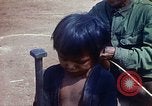 Standbild Montagnards angehören Dorf Pleiku Süd Vietnam, 1968, aus Sekunde 46 historischem Filmmaterial Videoclip 65675077459