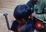 Standbild Montagnards angehören Dorf Pleiku Süd Vietnam, 1968, aus Sekunde 47 historischem Filmmaterial Videoclip 65675077459