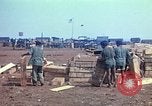 Standbild Montagnards angehören Dorf Pleiku Süd Vietnam, 1968, aus Sekunde 57 historischem Filmmaterial Videoclip 65675077459