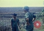 Immagine di Villaggio montagnard Pleiku Vietnam del Sud, 1968, secondo 23 filmato di repertorio 65675077460