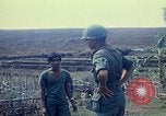 Immagine di Villaggio montagnard Pleiku Vietnam del Sud, 1968, secondo 25 filmato di repertorio 65675077460