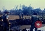 Immagine di Villaggio montagnard Pleiku Vietnam del Sud, 1968, secondo 27 filmato di repertorio 65675077460
