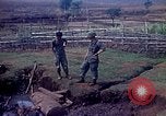 Immagine di Villaggio montagnard Pleiku Vietnam del Sud, 1968, secondo 33 filmato di repertorio 65675077460
