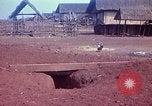 Immagine di Villaggio montagnard Pleiku Vietnam del Sud, 1968, secondo 40 filmato di repertorio 65675077460