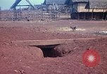 Immagine di Villaggio montagnard Pleiku Vietnam del Sud, 1968, secondo 45 filmato di repertorio 65675077460