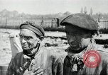 Image camp de concentration Leipzig Allemagne, 1945, de la seconde 29 séquences d'archives historiques vidéo 65675077468