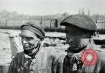 Image camp de concentration Leipzig Allemagne, 1945, de la seconde 30 séquences d'archives historiques vidéo 65675077468