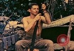 Standbild Vereinigten Staaten Marines Bougainville Island Papua Neu Guinea, 1944, aus Sekunde 29 historischem Filmmaterial Videoclip 65675077480
