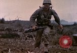 Standbild 6th Marine Division Okinawa Ryukyu Inseln, 1945, aus Sekunde 11 historischem Filmmaterial Videoclip 65675077492