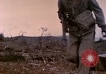 Standbild 6th Marine Division Okinawa Ryukyu Inseln, 1945, aus Sekunde 17 historischem Filmmaterial Videoclip 65675077492
