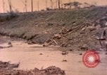 Standbild Vereinigten Staaten Marines Okinawa Ryukyu Inseln, 1945, aus Sekunde 44 historischem Filmmaterial Videoclip 65675077495