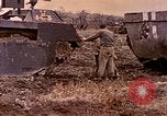 Immagine di Stati Uniti Marines Okinawa isole Ryukyu, 1945, secondo 29 filmato di repertorio 65675077496